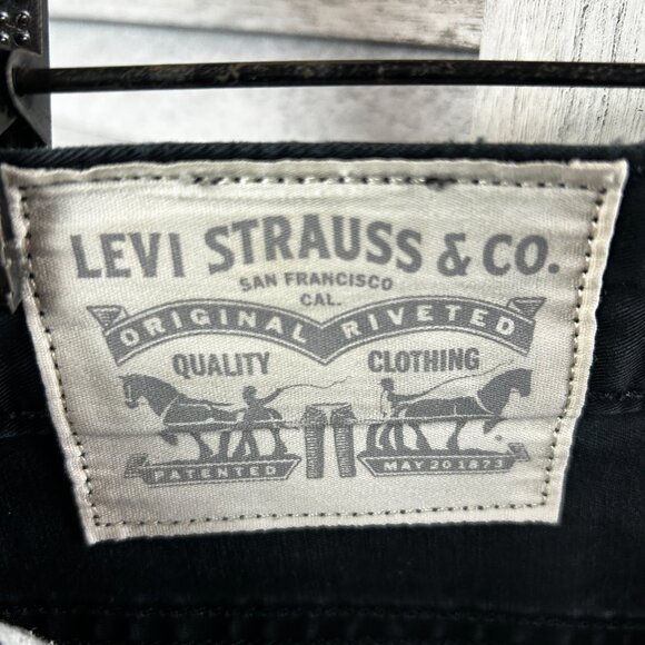 Levis Jeans - Picture 3 of 4